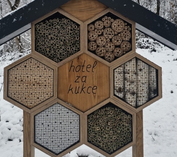 Straznik_hotel_za_kukce-3